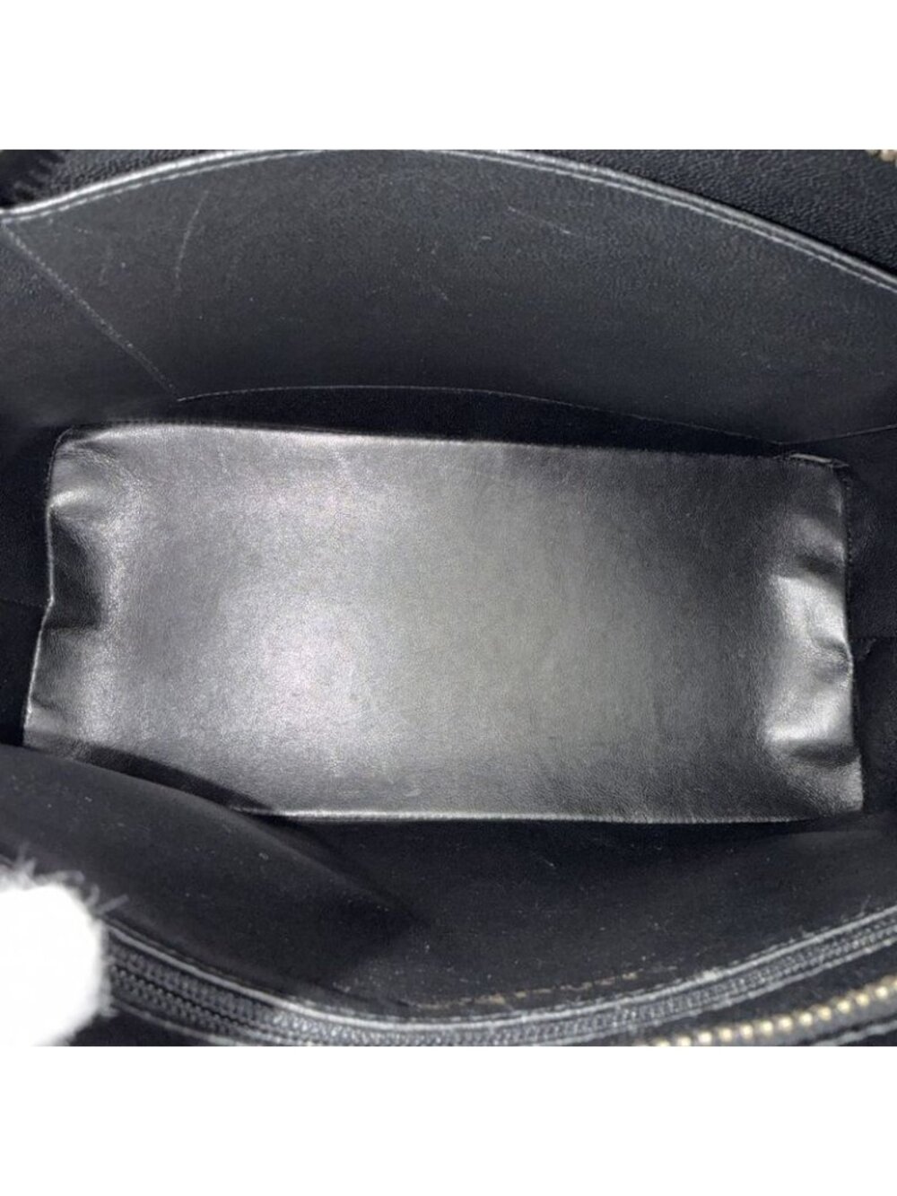 Chanel Tote Quilted Medallion Handbag Shoulder CC Logo - Picture 4 of 13